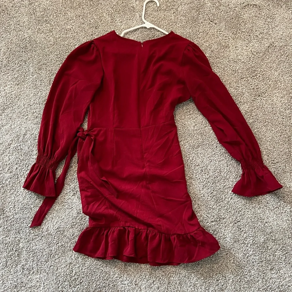 2/$40 VDAY Women wine red ruffle front wrap dress long sleeve burgundy medium - Picture 7 of 11
